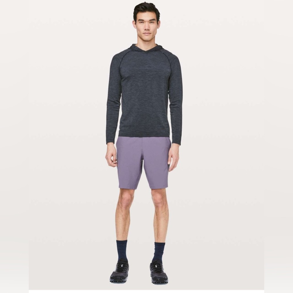 Lululemon Pace Makers 9” men’s lined shorts in graphite purple size small S